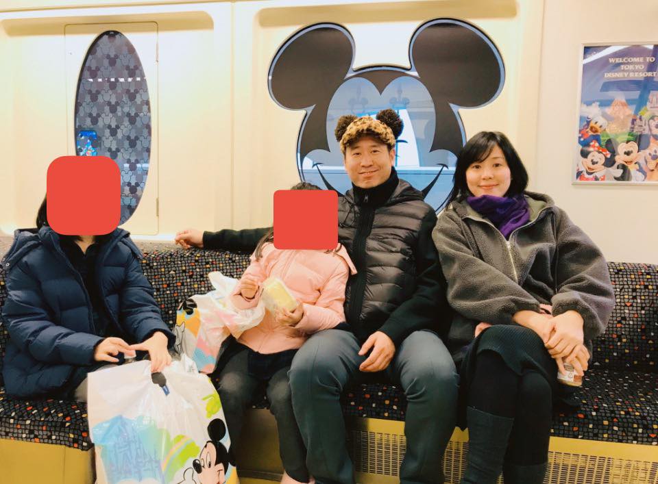 孫正華發全家福照。（圖／翻攝FB）