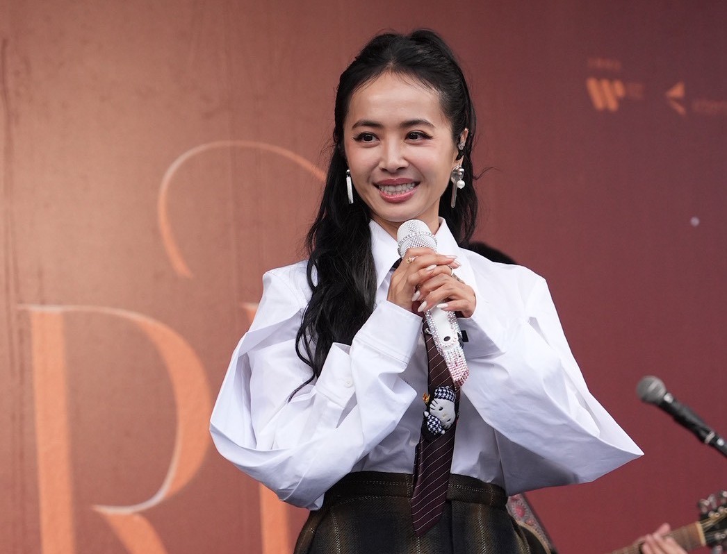 蔡依林現身全新專輯簽名會。(圖/記者許方正攝)