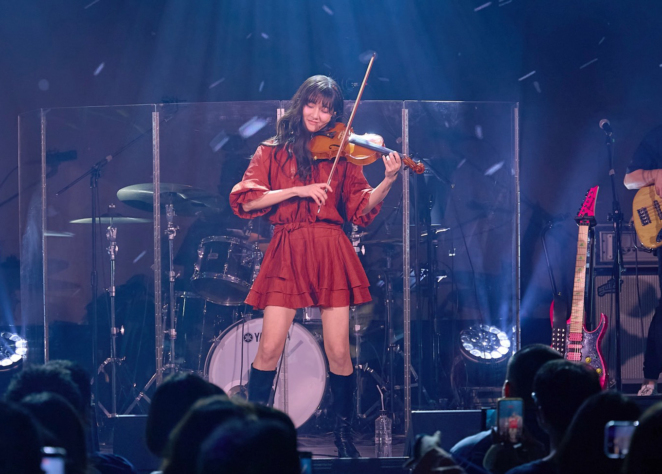 演唱會下半場，林逸欣換上小提琴登場。（圖／欣宇宙音樂提供）