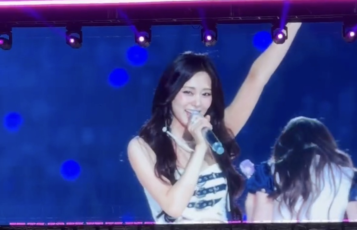 直擊／TWICE 開唱！子瑜絕美現身 一開口粉絲都哭了：終於帶成員來了