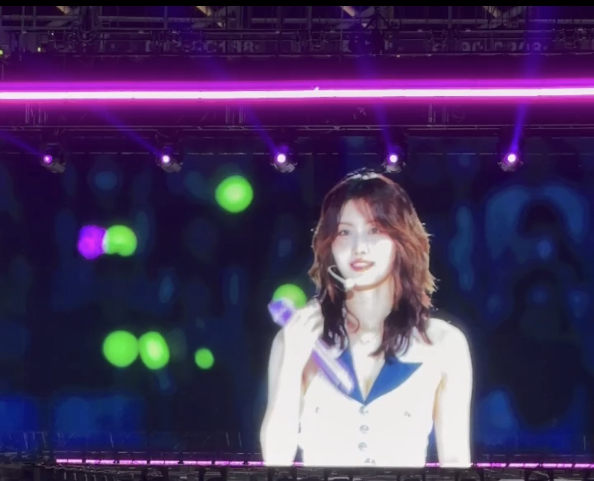 TWICE 成員MOMO跟粉絲告白。