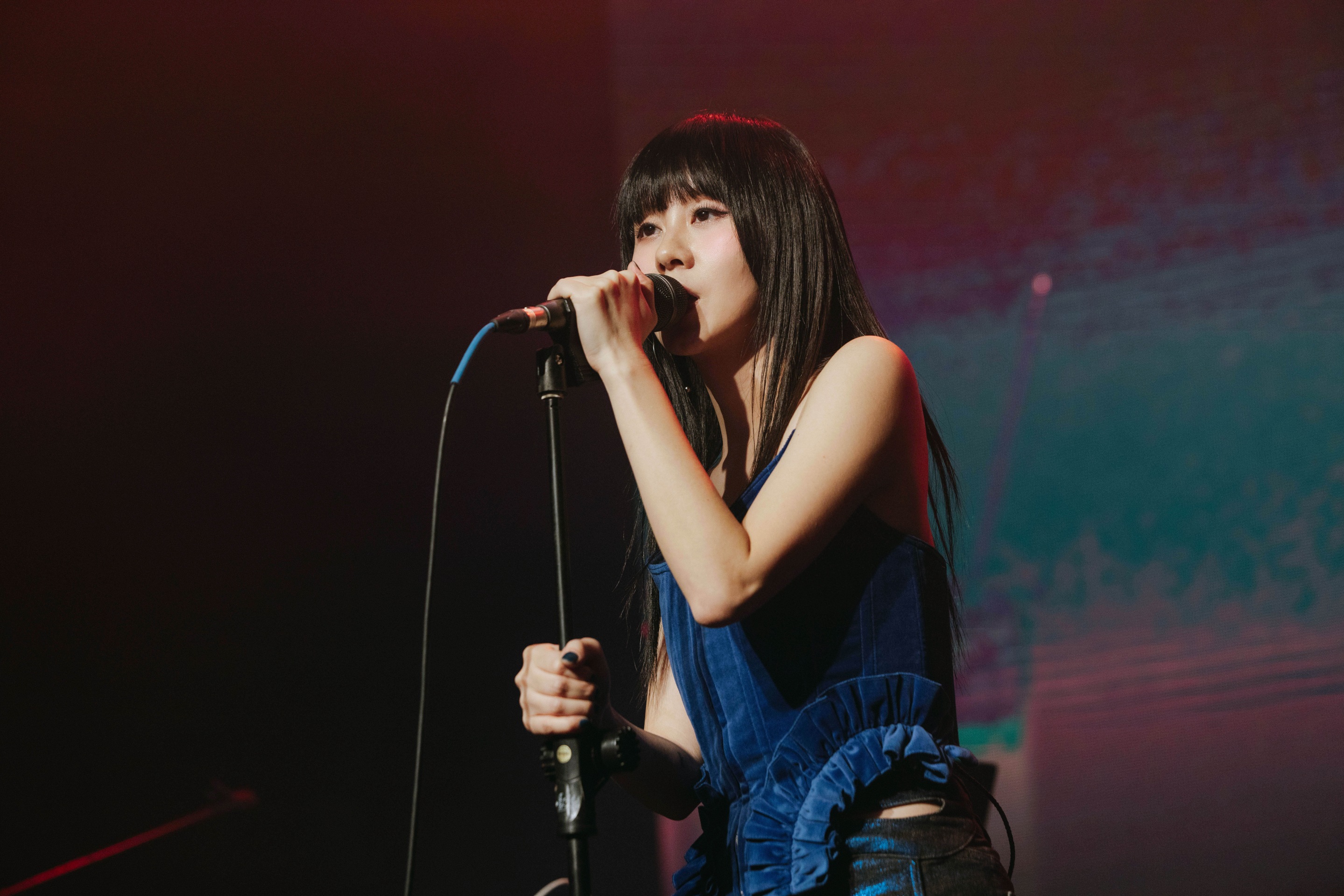 白安特製「星期八幻彩DJ台絢麗展現電子音樂演出。（圖／相信音樂提供）