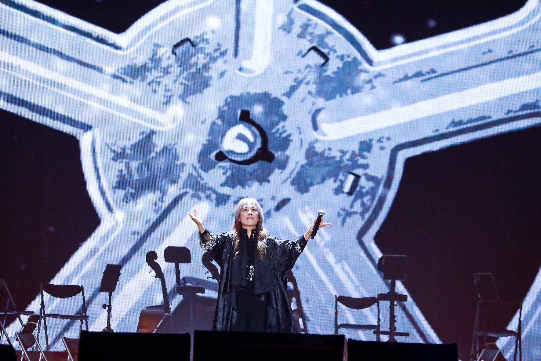 曾淑勤獻唱招牌歌〈魯冰花〉。(圖/中華音樂人交流協會提供)