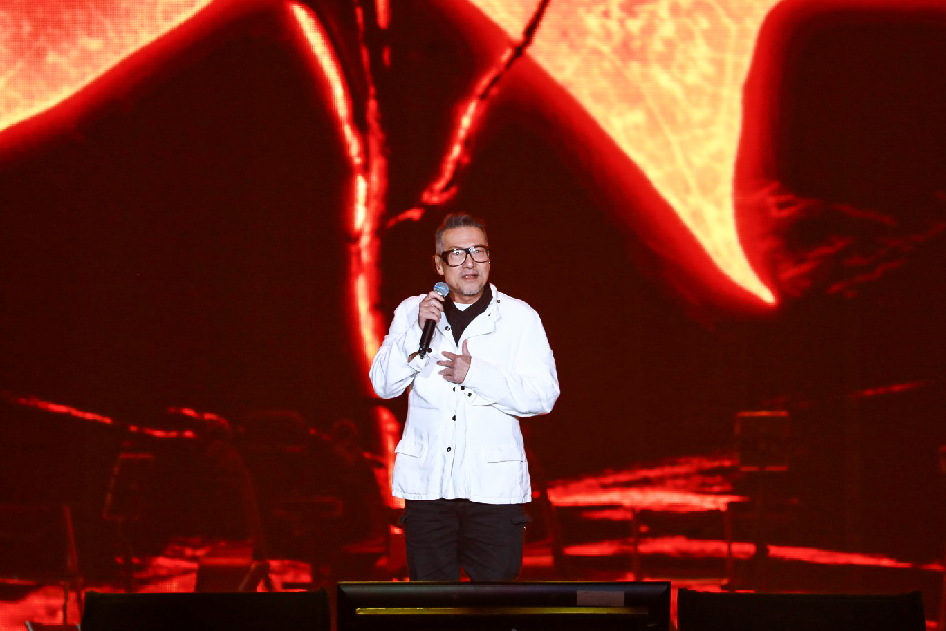 黃仲崑演唱時很放鬆。(圖/中華音樂人交流協會提供)