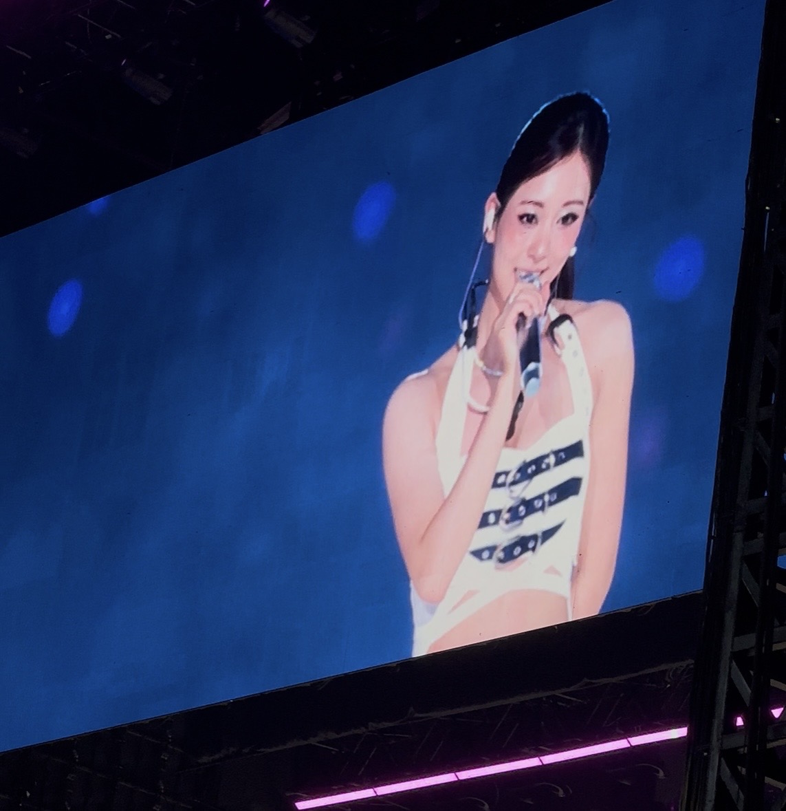 子瑜秀台語向台下粉絲告白。（圖／讀者提供）