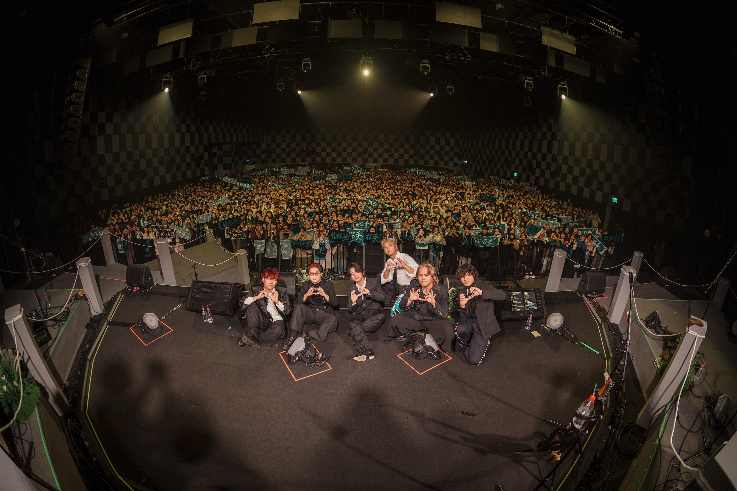 小布（左起）、方文、浩澤、嘉恩、廷曜、秉廷。（圖／Who Cares胡凱兒樂團提供）