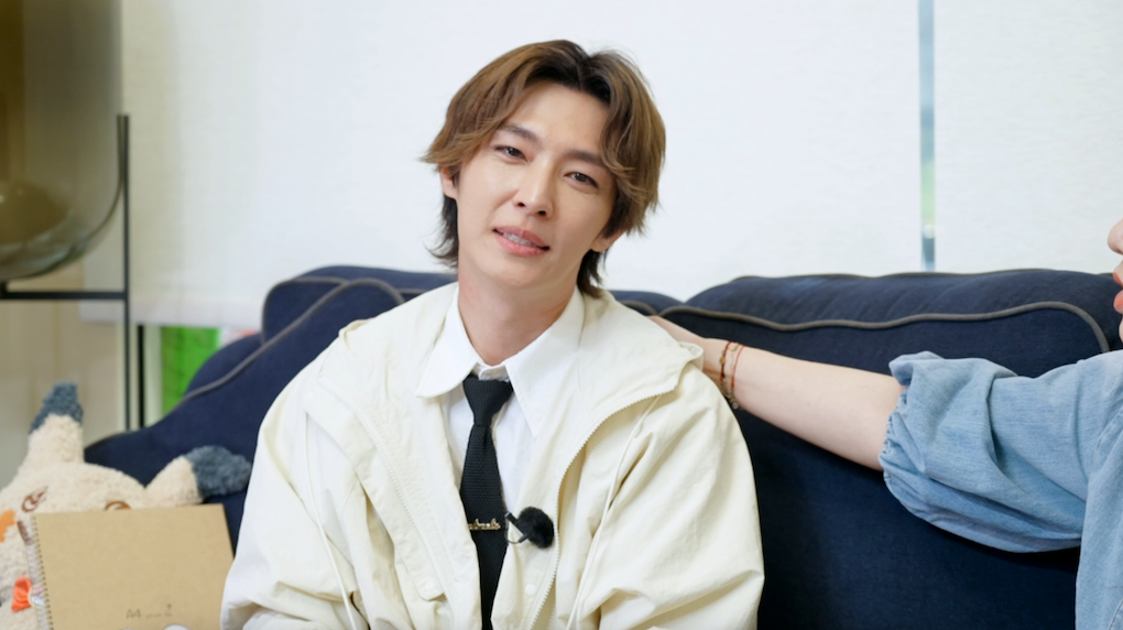 談及今年人際關係的變化時，炎亞綸情緒湧現眼眶泛淚，唐綺陽貼心伸手安撫。（圖／《我偷偷升級》提供）