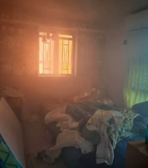 疑似是當時火災大樓內部照片流傳在網路上。（圖／翻攝微博）