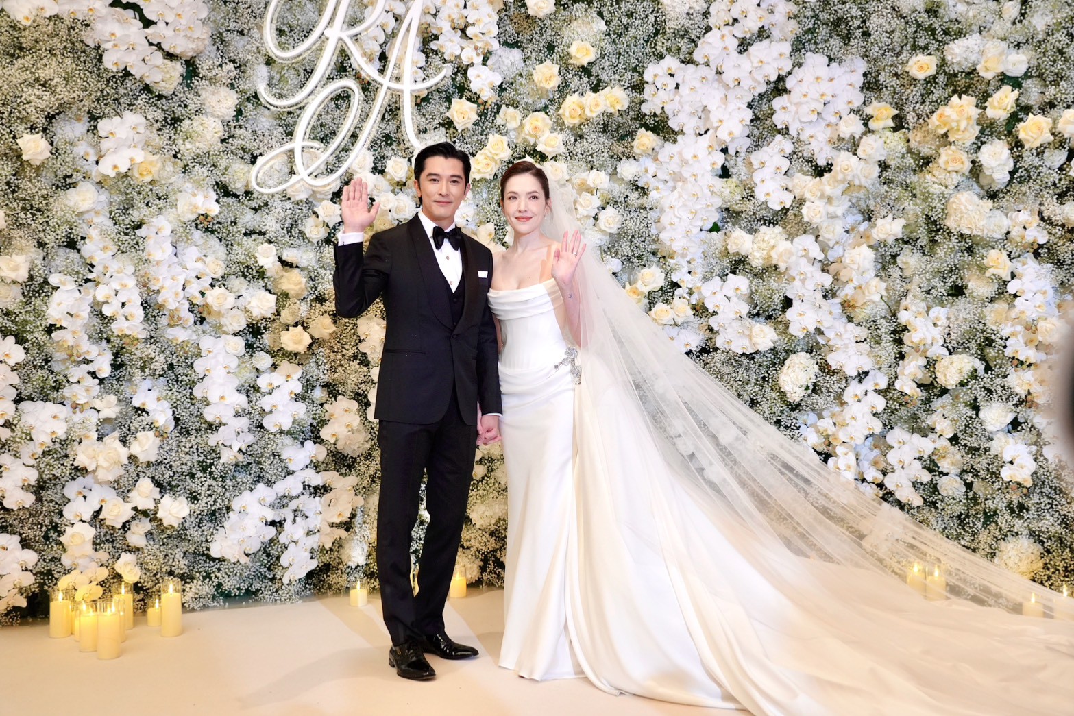 許瑋甯(右)邱澤幸福唷!(圖/記者陳明中攝)