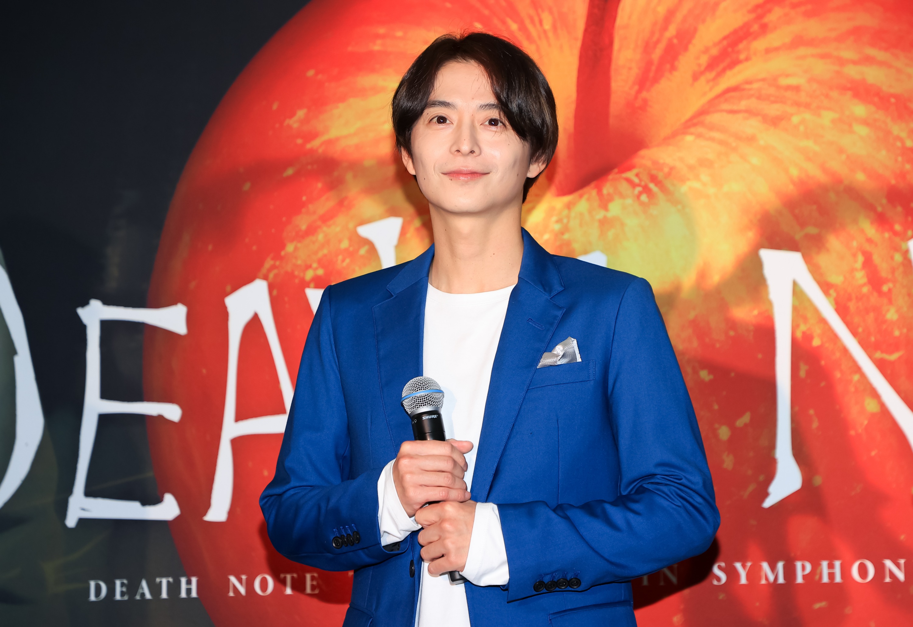 小池徹平坦言平常都不太保養，頂多噴一噴化妝水。（圖／讀者提供）