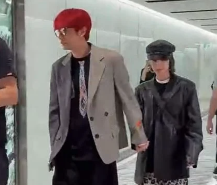 楊丞琳缺席邱澤、許瑋甯婚禮。(圖/翻攝微博)