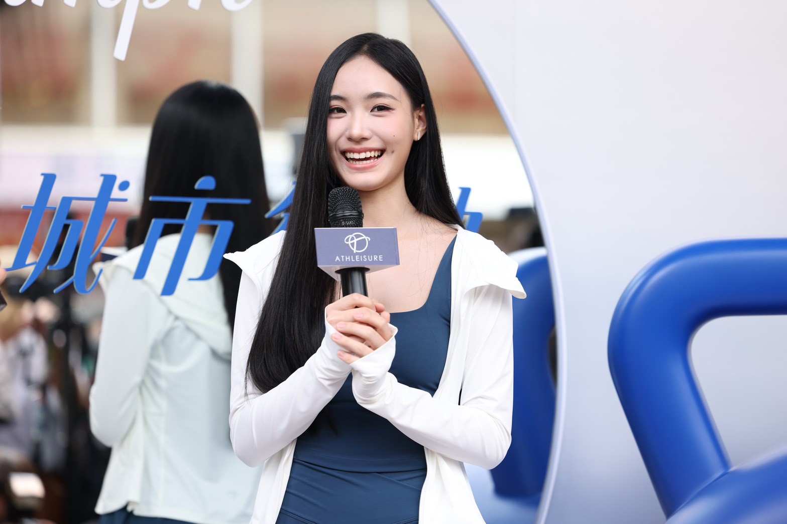 Lily受訪緊張得要命,全身都在發抖。(圖/記者王人傑攝)