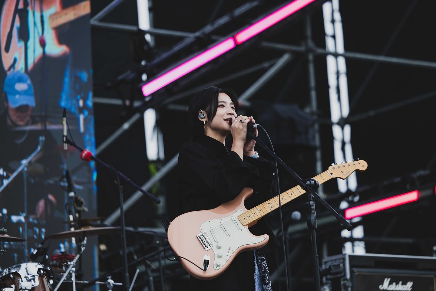 客家歌手黃宇寒曾入圍金曲3大獎　上節目被巫巴克邀請當場躺平