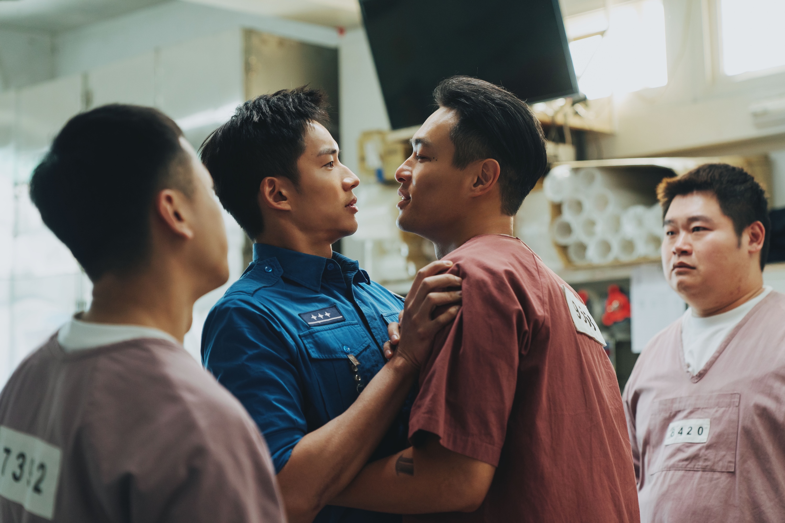 楊祐寧霸道老大「寵」菜鳥　伸手掐下巴還差點伸舌強吻陳澤耀