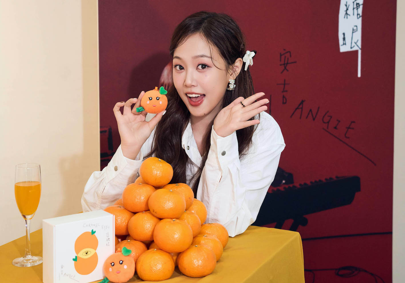 為了慰勞安吉這一年來的辛苦,公司特別舉辦可愛溫韾的殺青慶功儀式。(圖/索尼音樂提供)