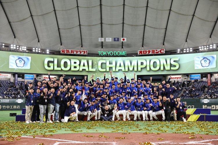 紀錄片電影《冠軍之路》紀錄台灣隊在世界棒球12強賽奪冠的熱血過程。(圖／牽猴子提供)