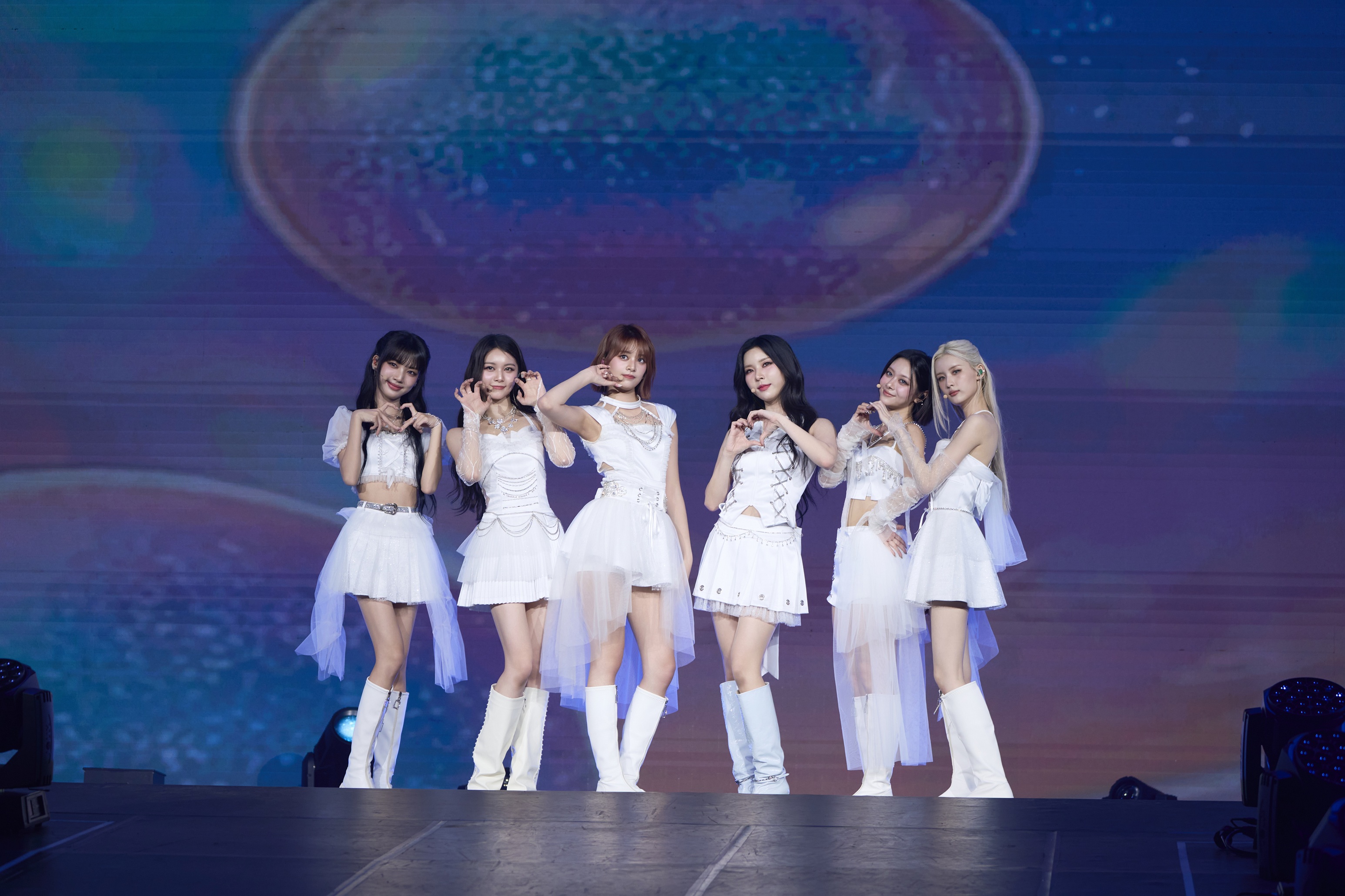 GENBLUE幻藍小熊登高流，挑戰LIVE BAND演出。（圖／天空娛樂提供）