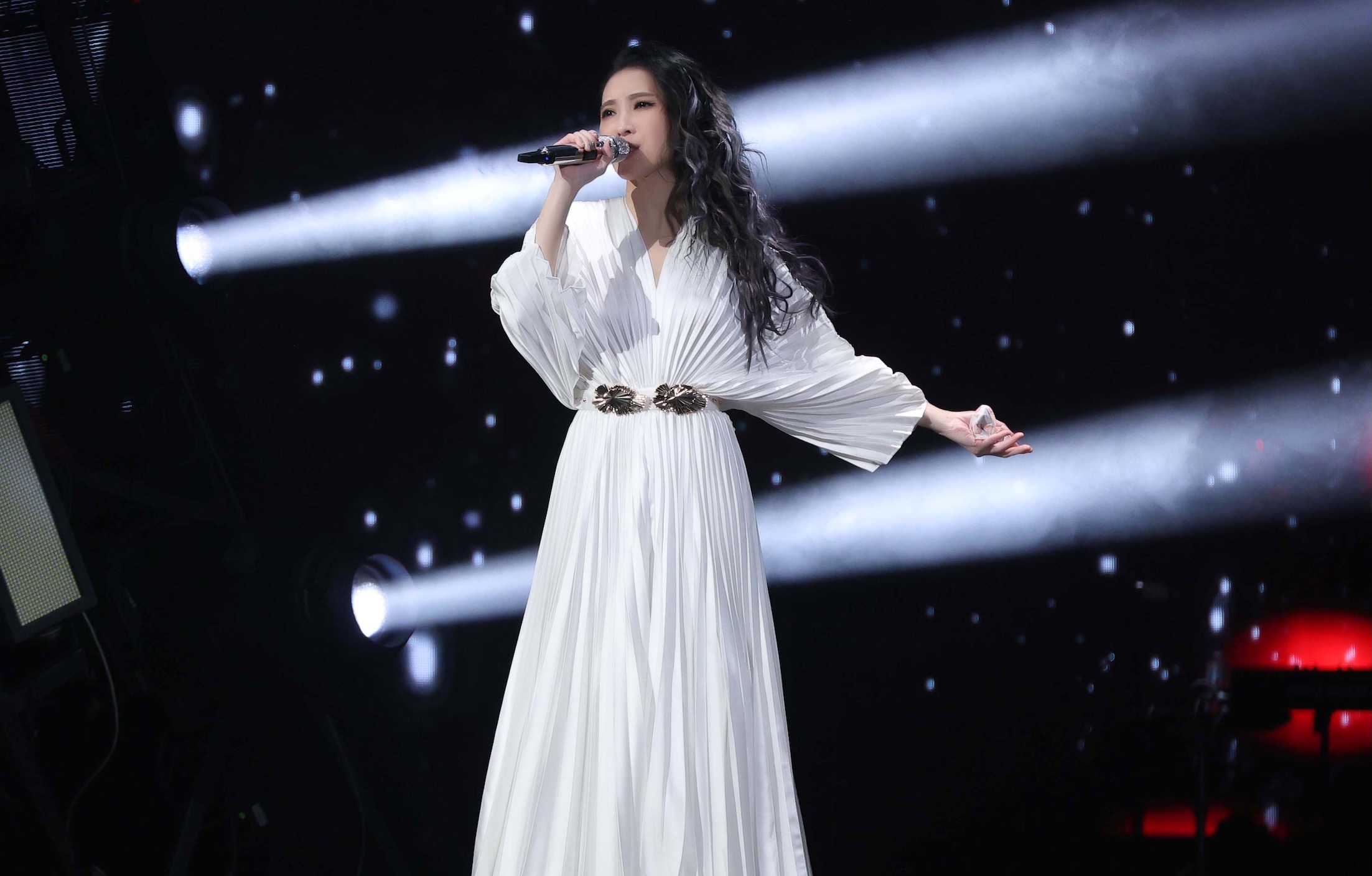 戴佩妮剛摘金馬獎再曝喜事　出道25年首次降臨高雄開唱