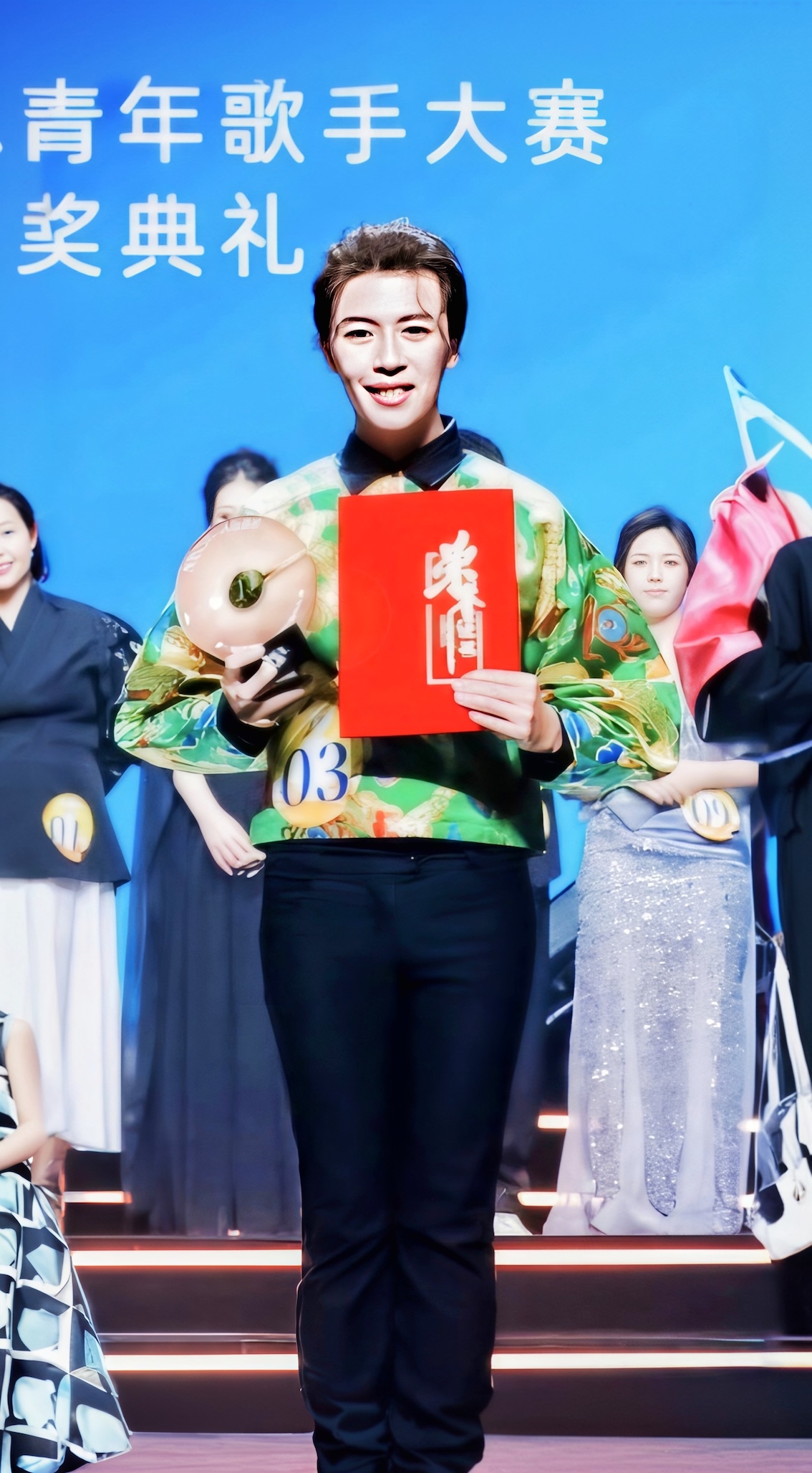 林語菲海外參賽發光逆襲世界12強歌手。（圖／菲常動人文創 提供）