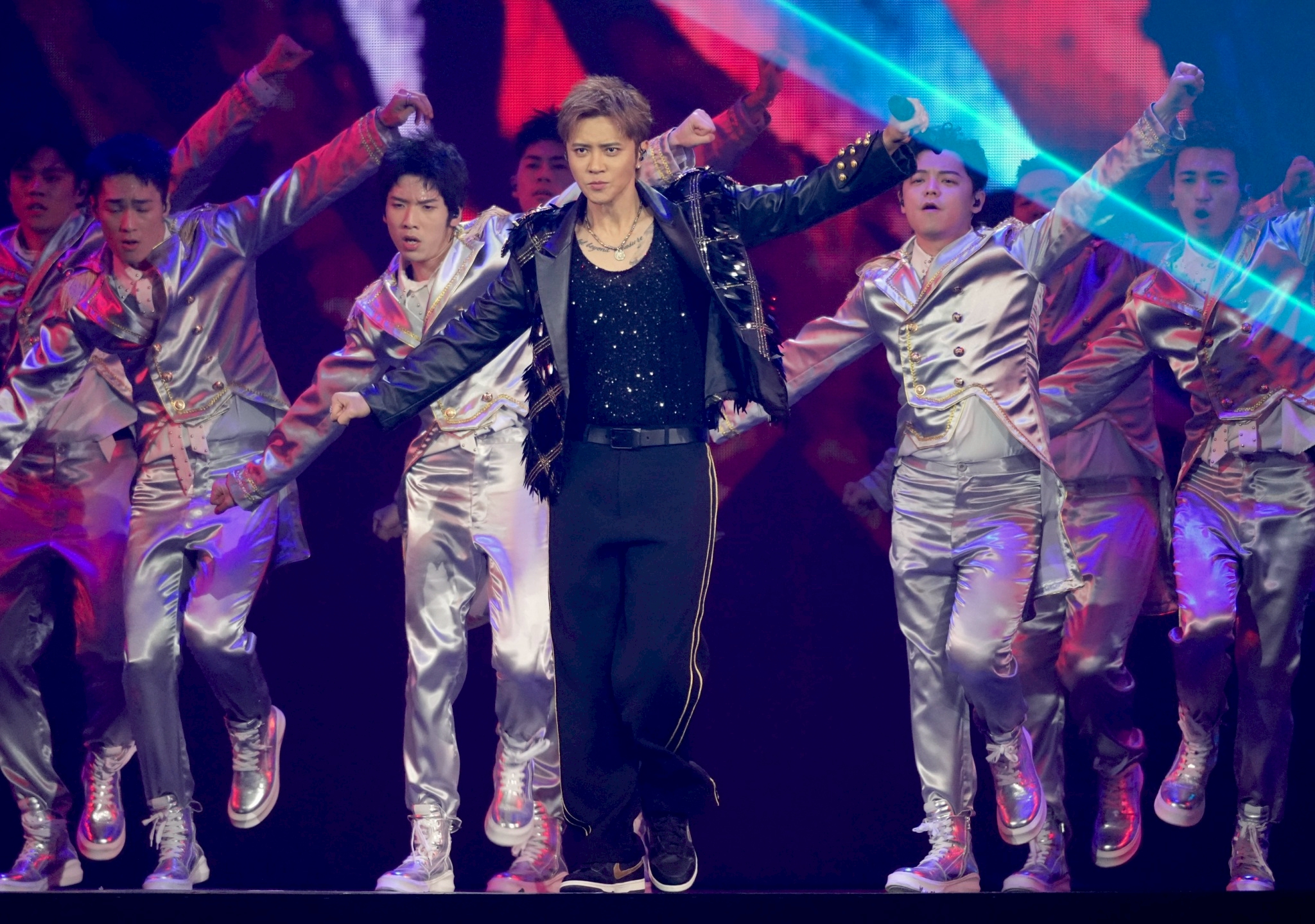 大S有看到嗎！羅志祥攻蛋深情唱〈愛轉角〉出包　一轉頭全場傻眼