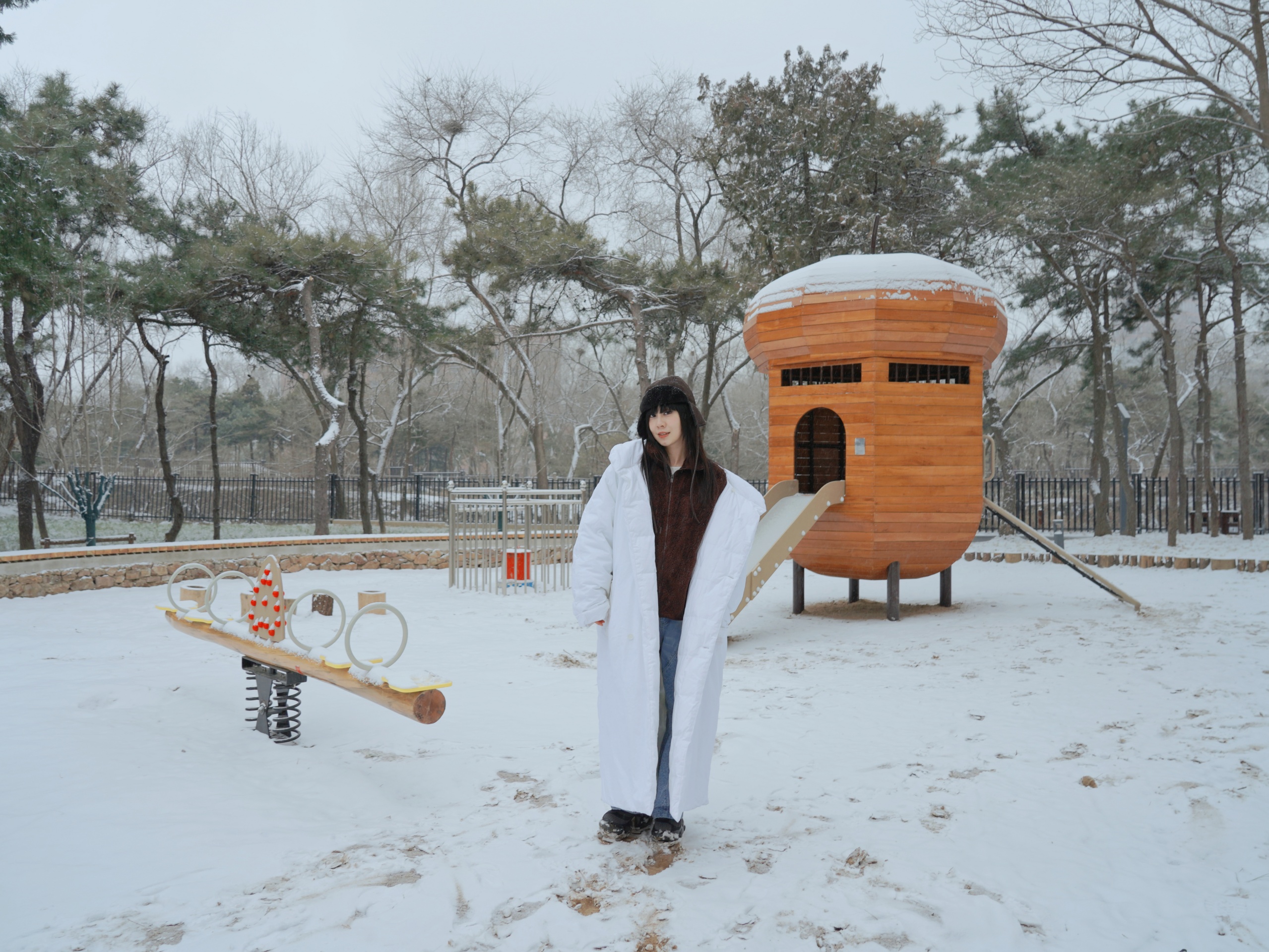 白安北京開唱遇初雪　路邊哼唱新歌〈雪人〉好浪漫