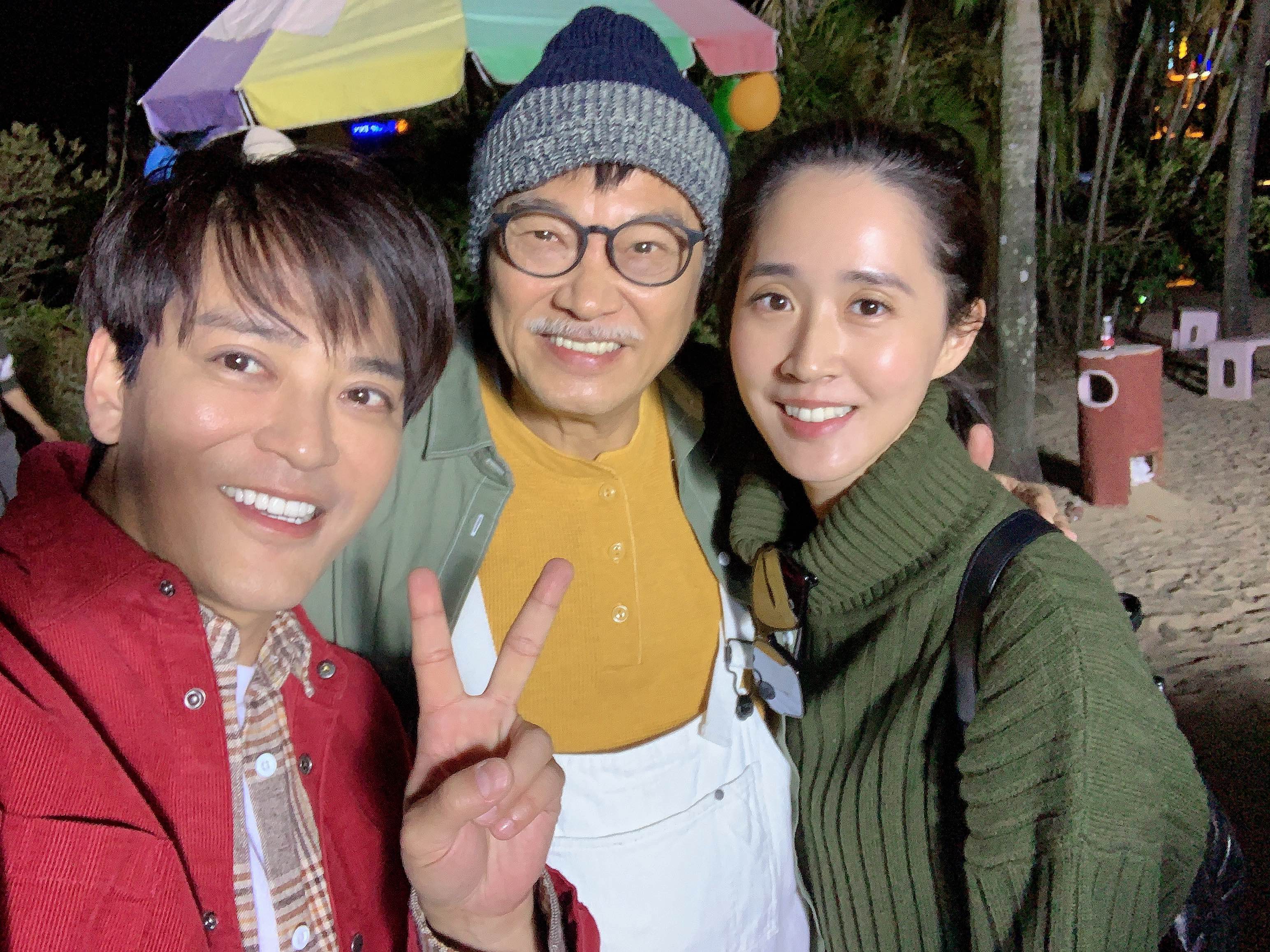 陳曉東（左）繼《行運一條龍》睽違多年與前輩吳孟達合作。（圖／火爆娛樂提供）