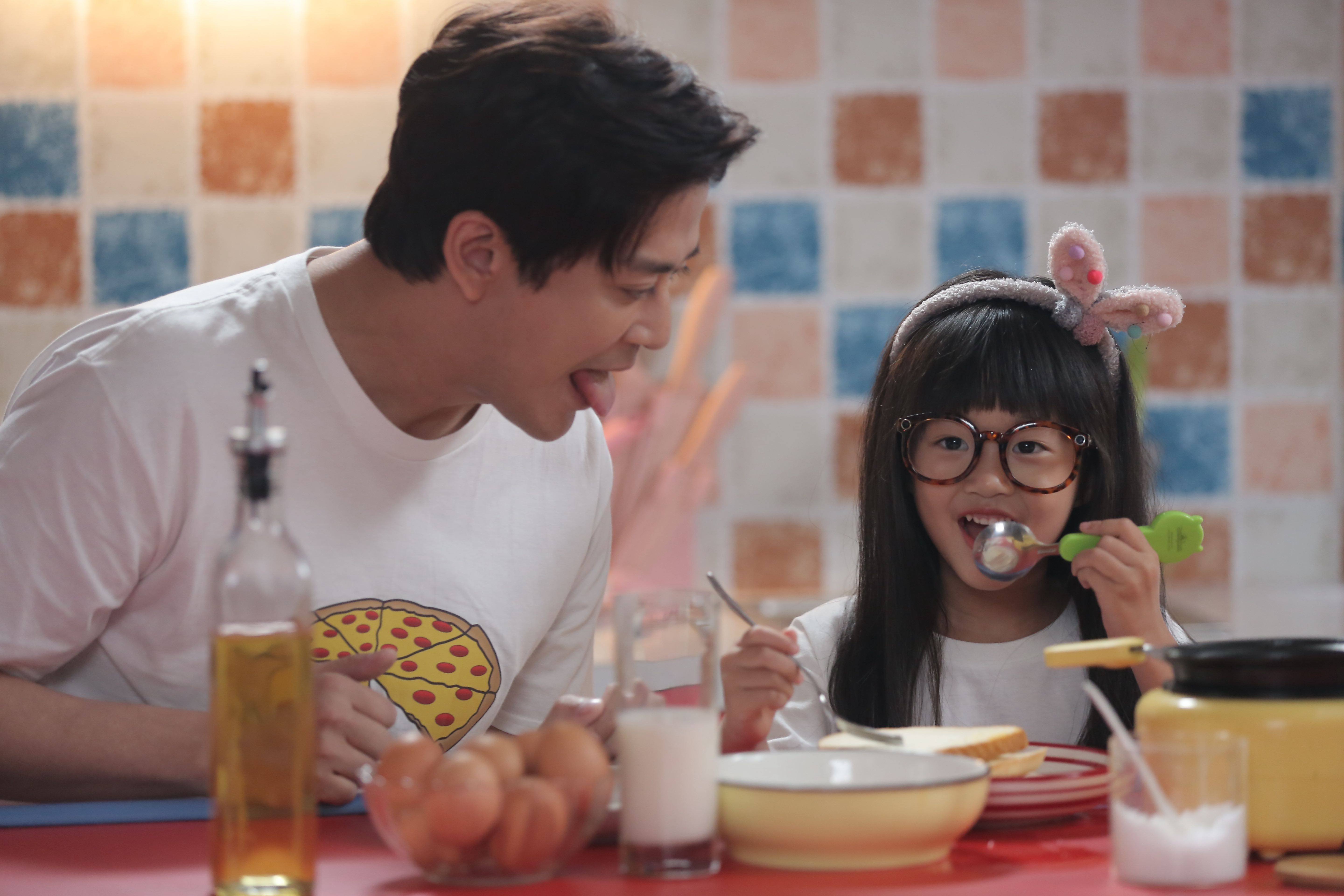 陳曉東女兒朵朵驚喜客串首度同台合演。（圖／火爆娛樂提供）