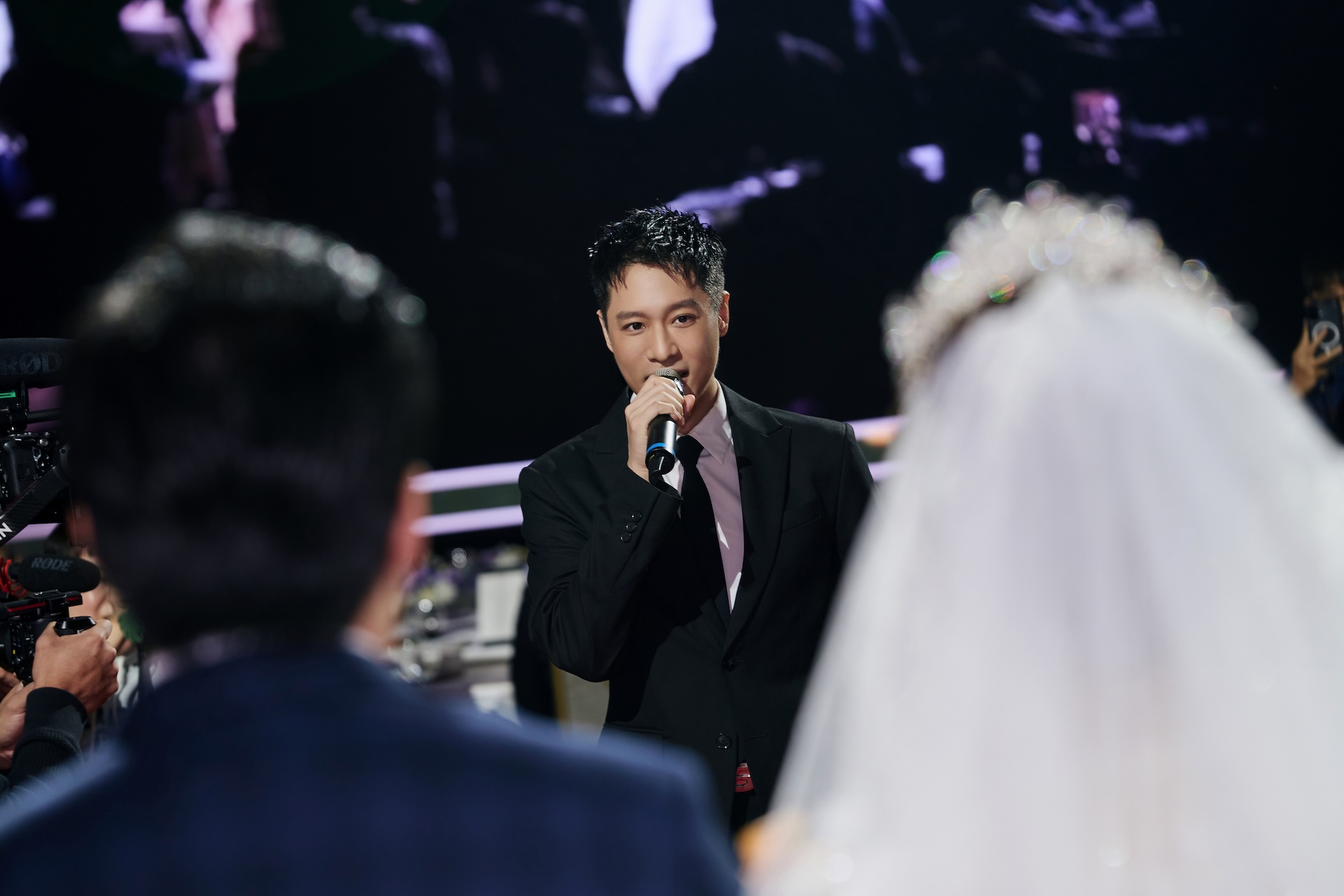 太幸運了吧！周湯豪無預警現身粉絲婚禮　一開口新娘就爆哭