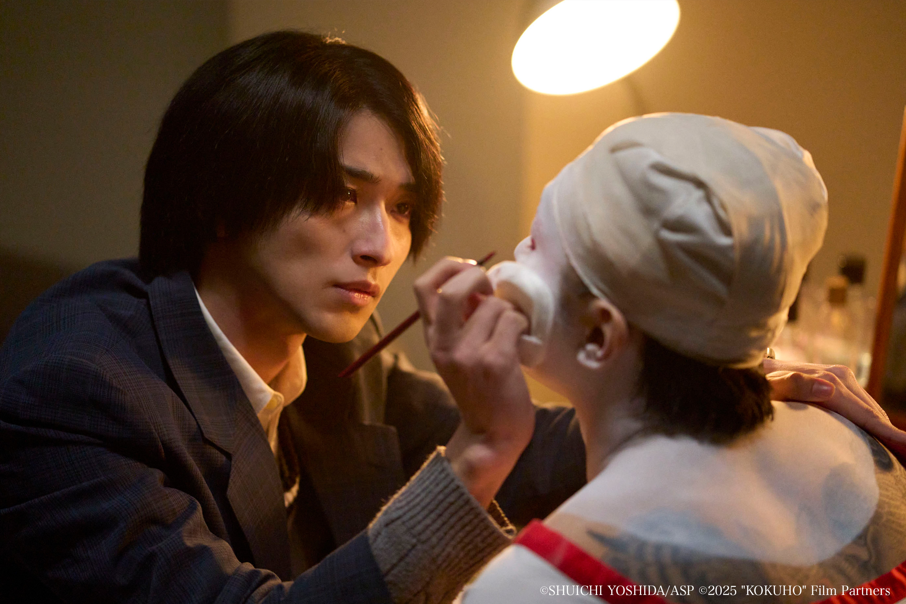 《國寶》以日本歌舞伎為背景，描寫橫跨半世紀的極致求藝人生。（圖／傳影互動提供）