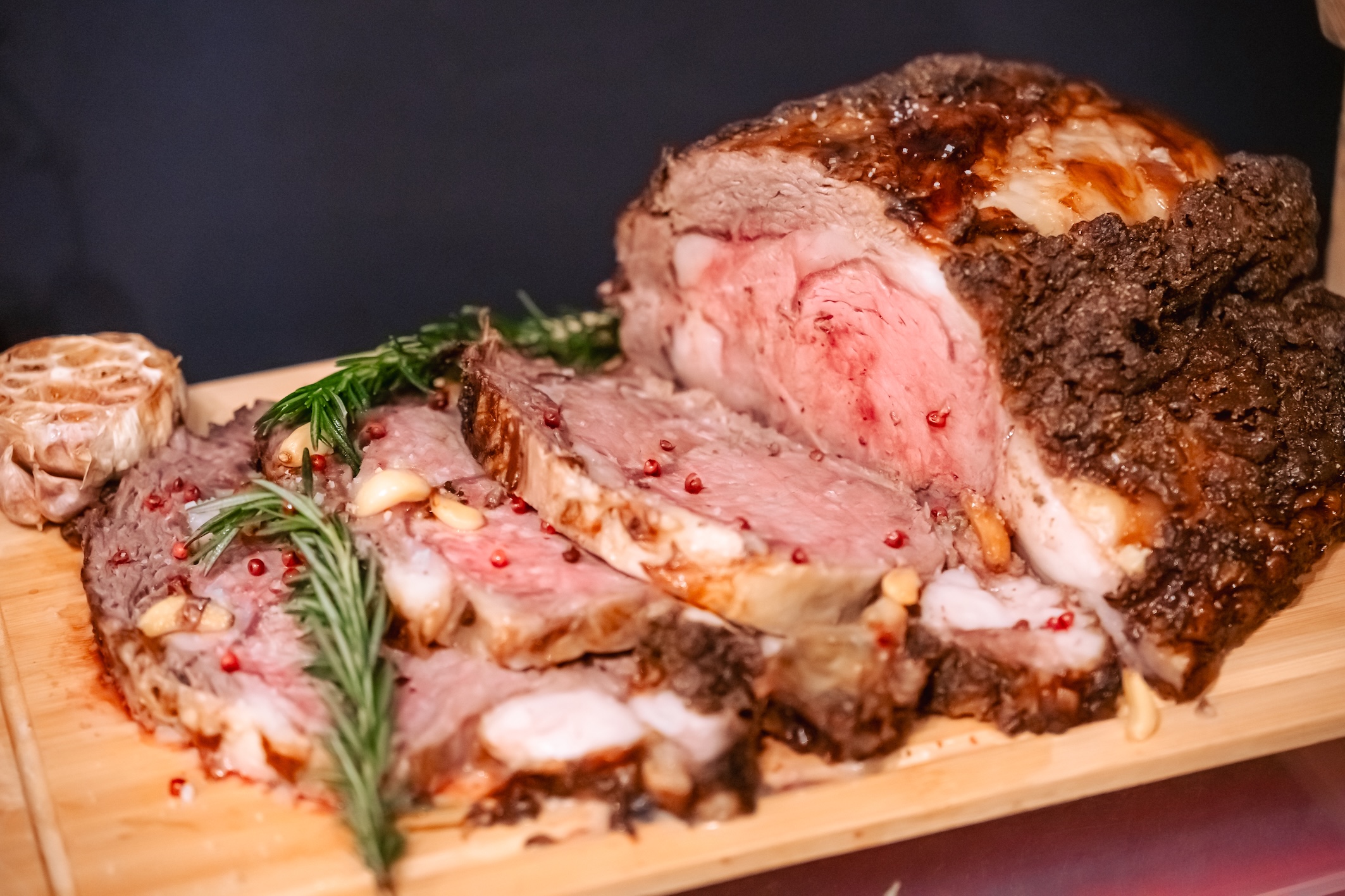 紅酒慢燉帶骨肩小排。（圖／美國肉類出口協會提供）