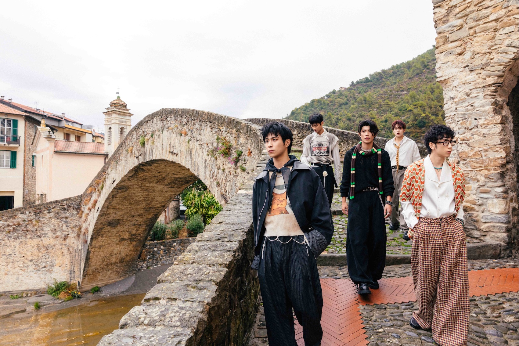 FEniX歸出全新專輯《參》。（圖／華納音樂提供）