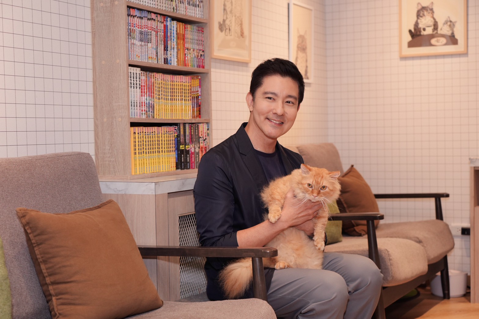 立威廉擼貓。（圖／記者陳明中攝）