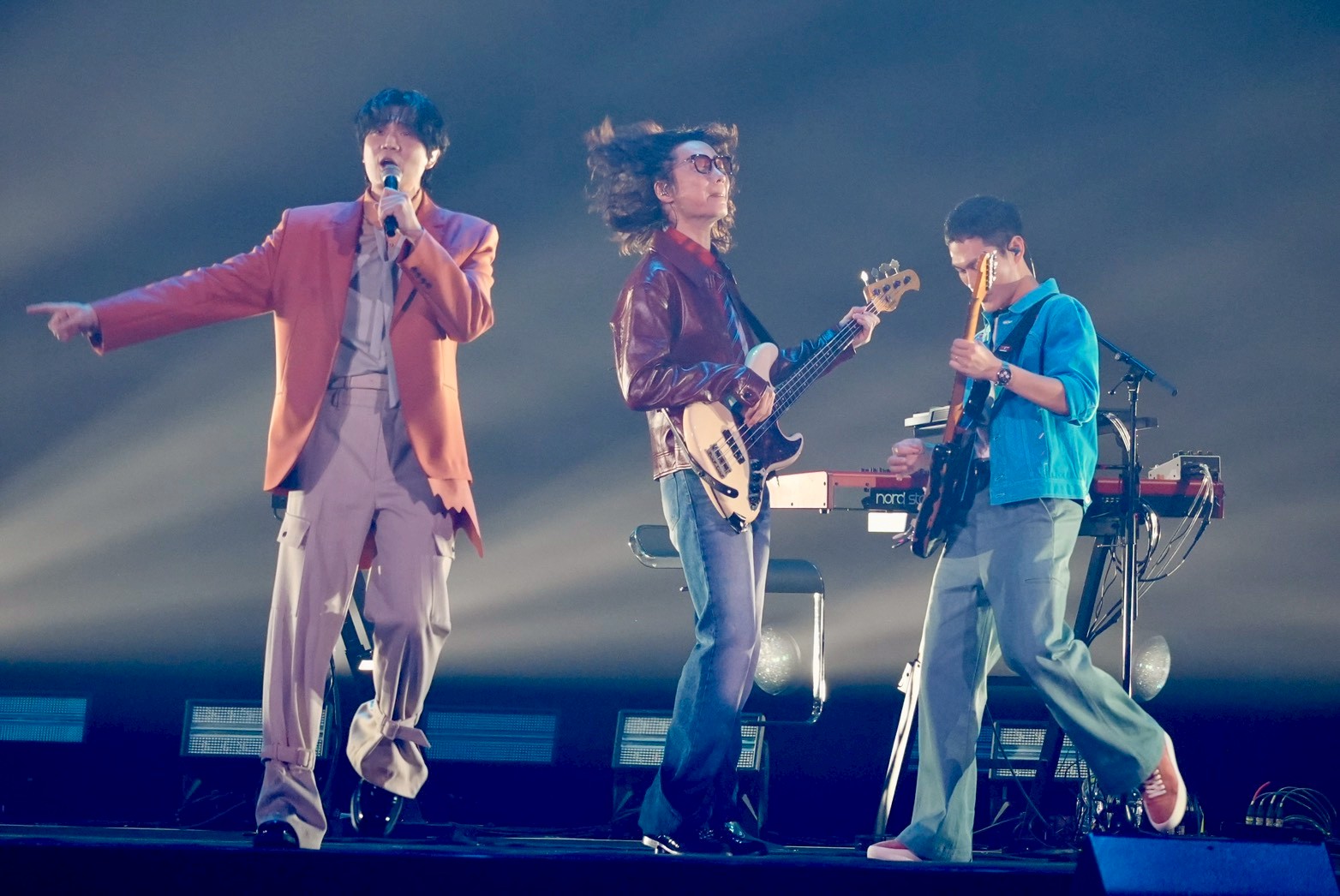 宇宙人相當投入在舞台上。（圖／記者陳明中攝）