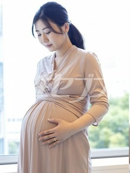 福原愛孕肚巨大。（圖／翻攝《女性SEVEN》）