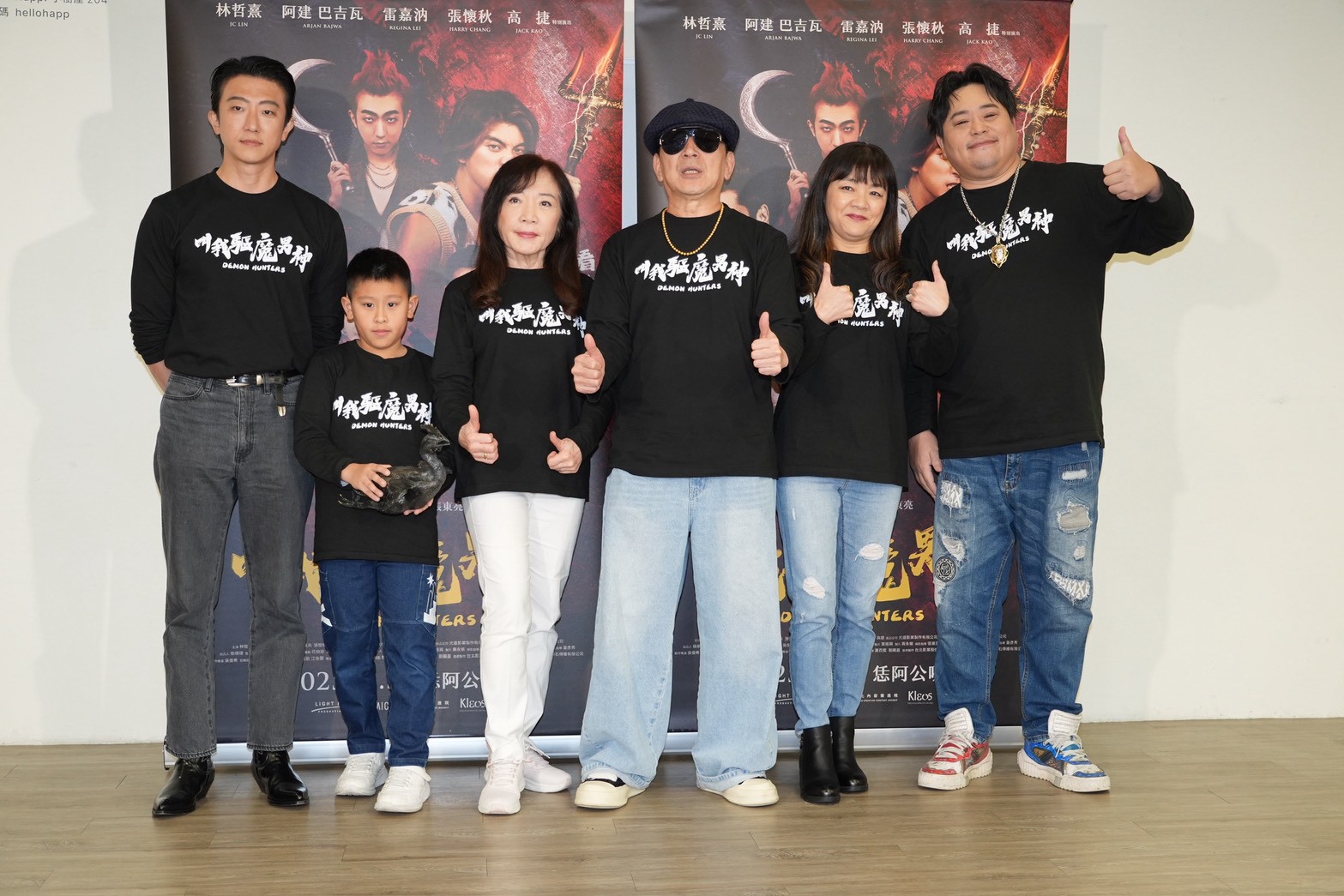 《叫我驅魔男神》出品人徐順理、導演陳玫君率演員高捷、張懷秋、吳震亞試片後在媒體面前合體亮相。（圖／記者許方正攝）