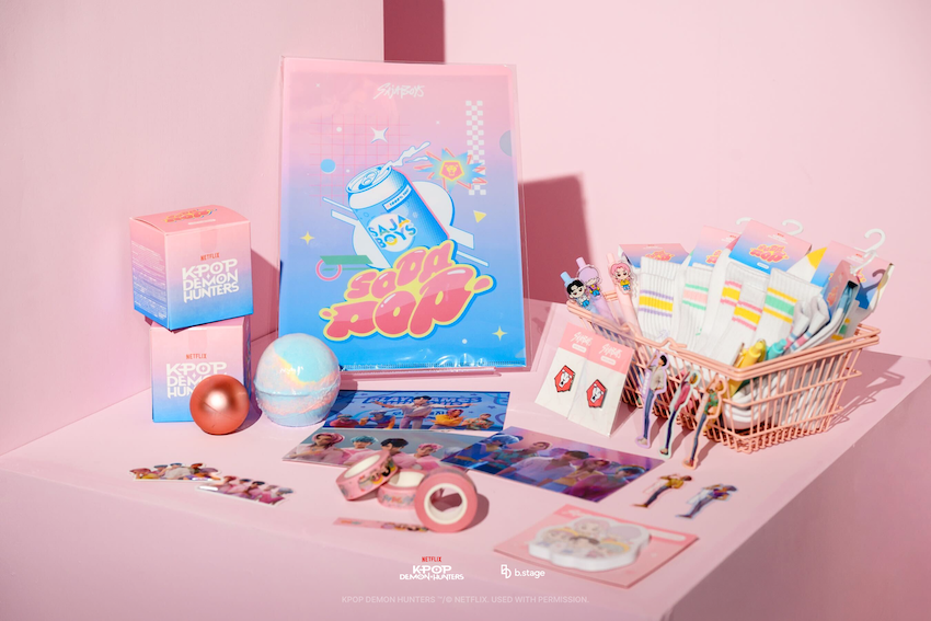 超夯動畫電影《KPop 獵魔女團》官方快閃店周邊。（圖／b.stage提供）