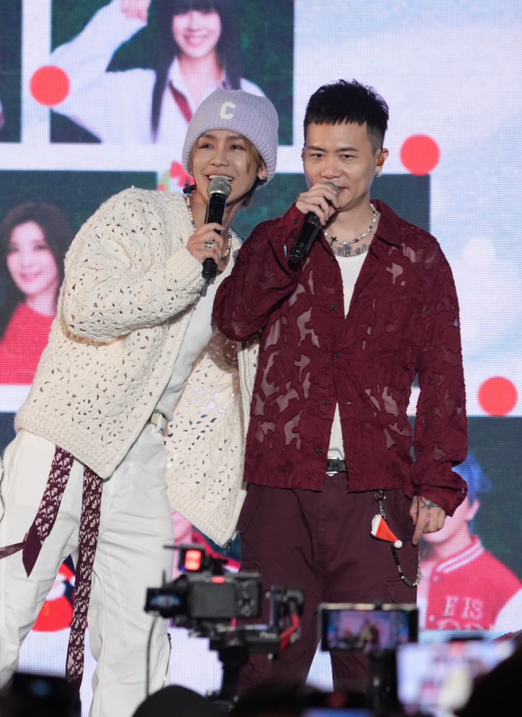 GX帶領全場一起大跳「射手舞」。（圖／記者陳明中攝）