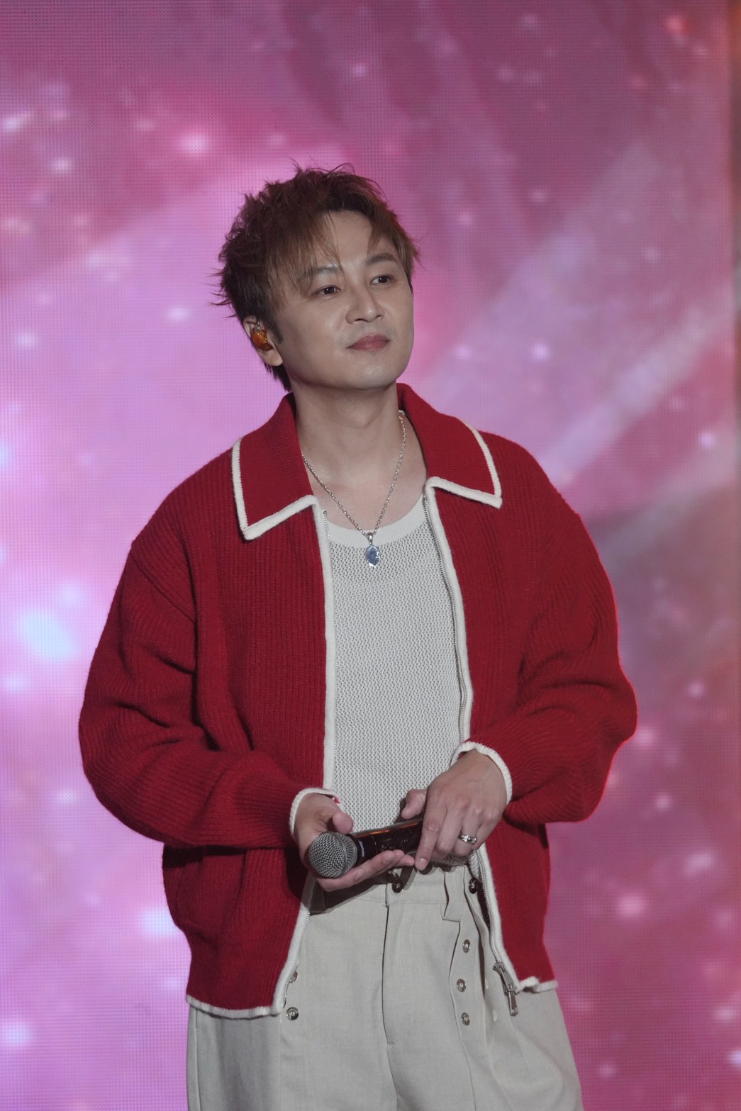 書偉陷入閃兵風波但老婆謝京穎喜懷雙胞胎。（圖／記者陳明中攝）