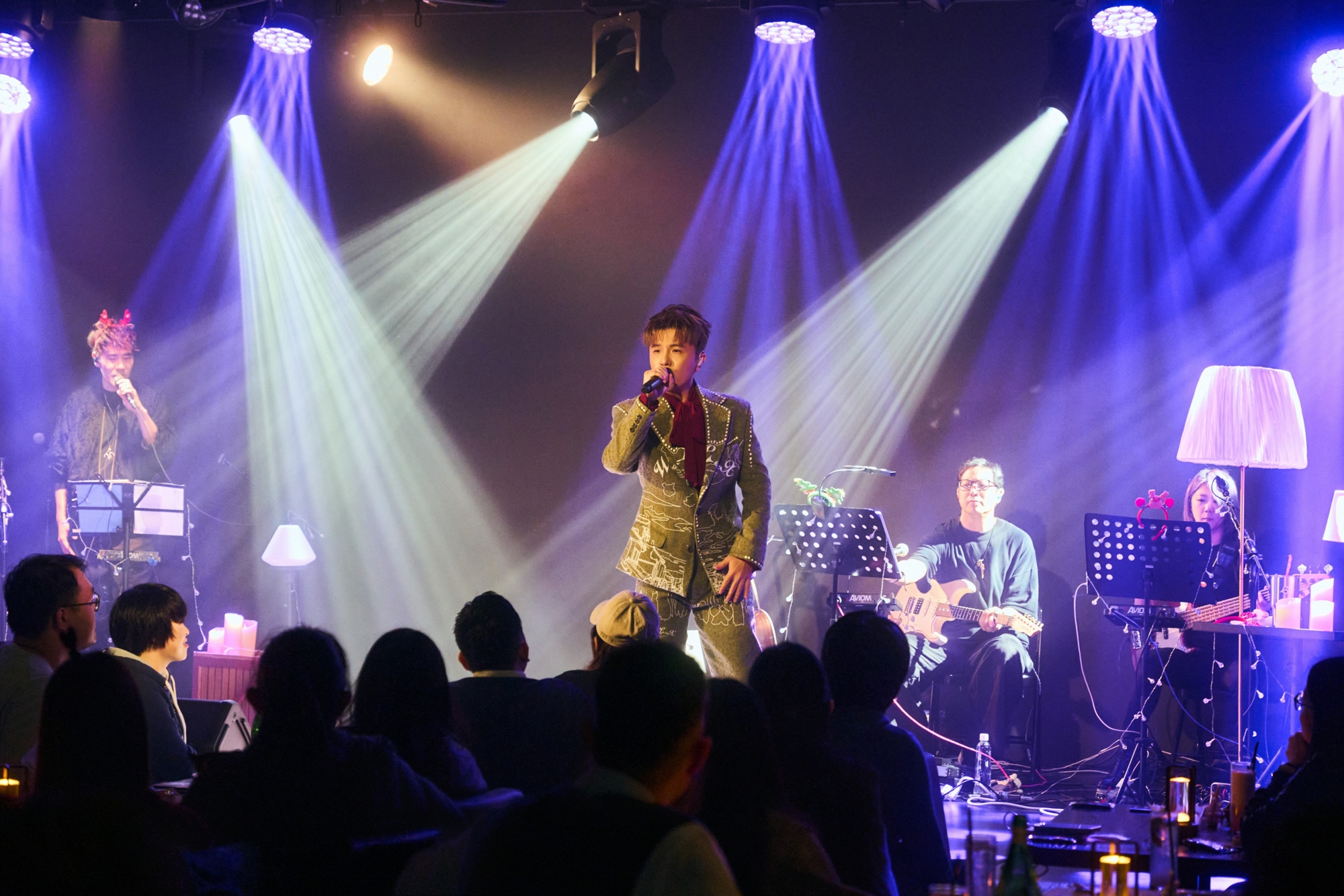 小宇在演出中也不斷和粉絲對話互動，聊天加碼60分鐘。（圖／索尼音樂提供）