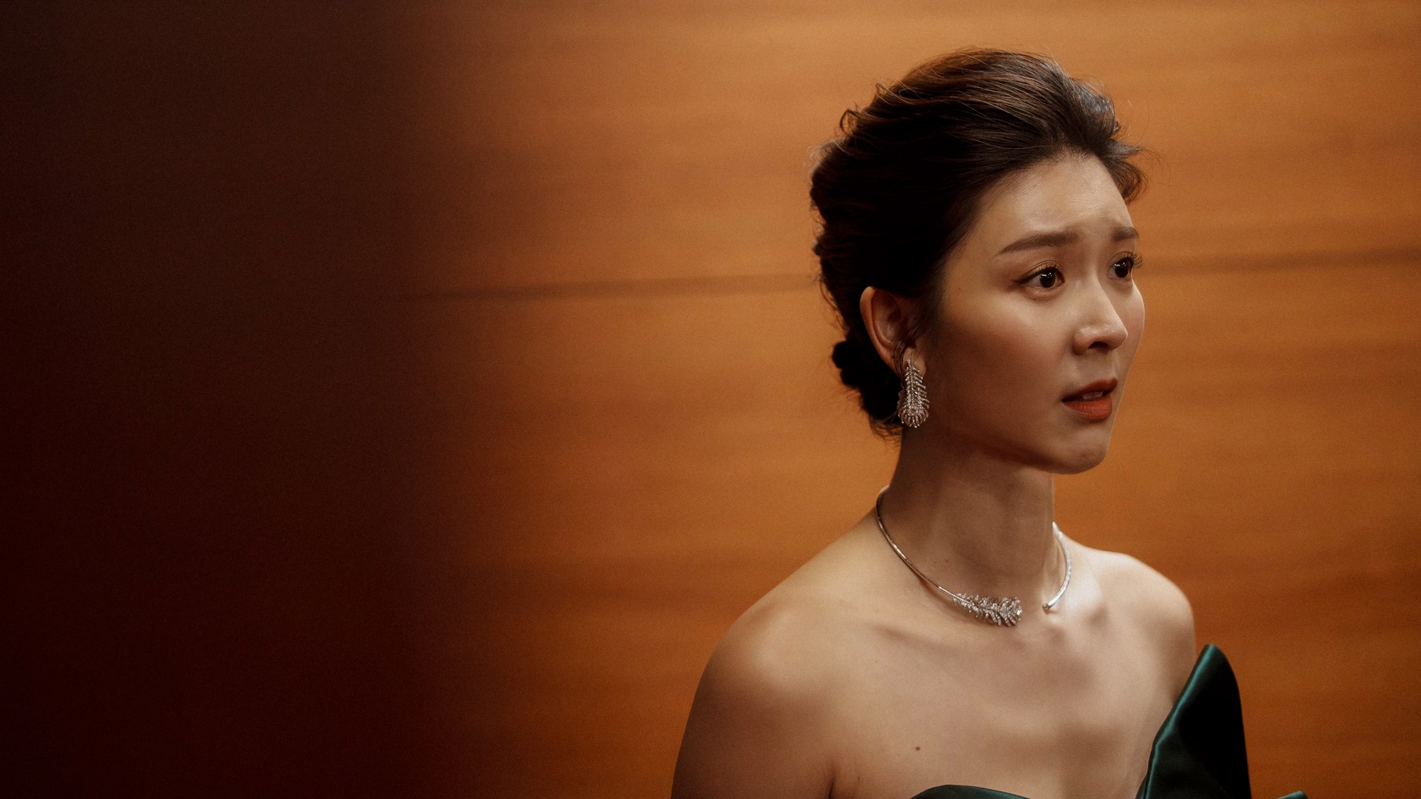 《雙囍》中混亂的婚禮讓新娘余香凝也忍不住不滿。（圖／水花電影提供）