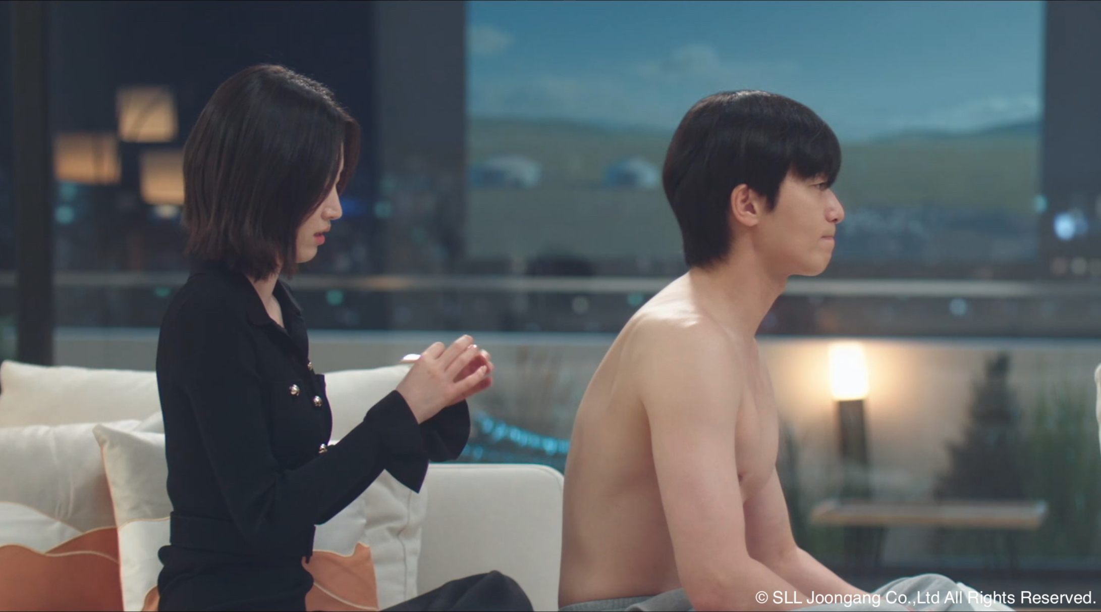 朴敘俊裸上身秀腹肌勾引元志安　哭戲太催淚洩幕後花絮：我自己看也在哭