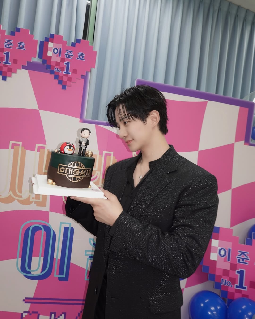 李俊昊感謝年末舉辦見面會，跟粉絲能近距離見面。（圖／翻攝自李俊昊IG）