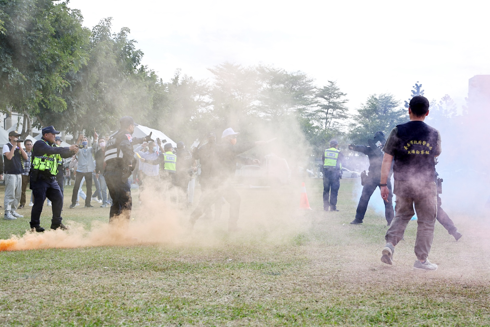 全能型偶像STAYC倒數登台跨年　台南市府模擬歹徒持刀衝入人群