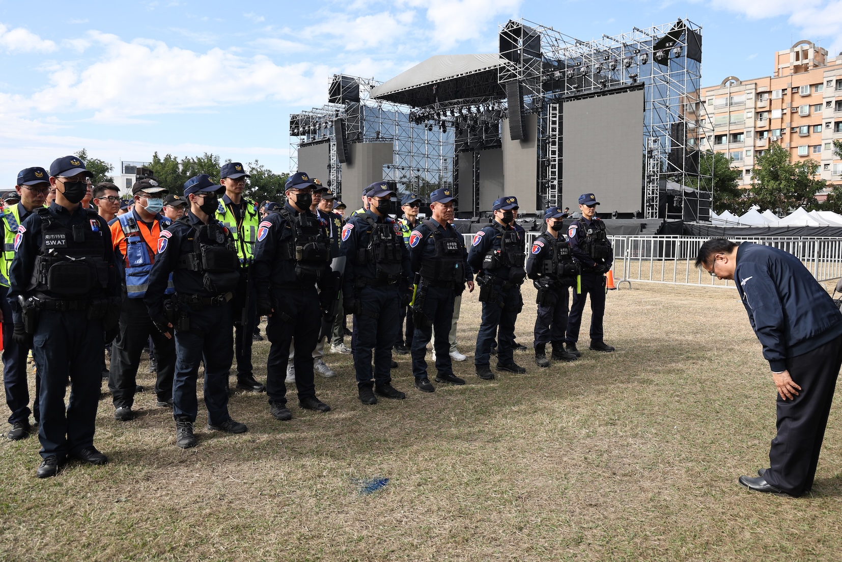 市長黃偉哲親自到場全程參與，強調將以最周全的策略及演練，將可能的危害降至最低。（圖／臺南市政府提供）