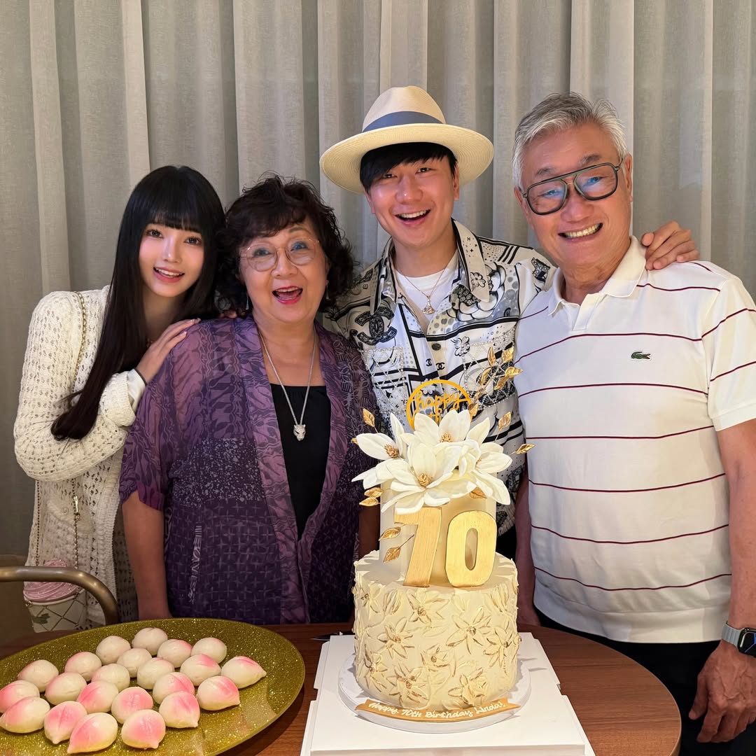 林俊傑首度認愛，曝光女友（左）正面照。（圖／翻攝自林俊傑臉書）