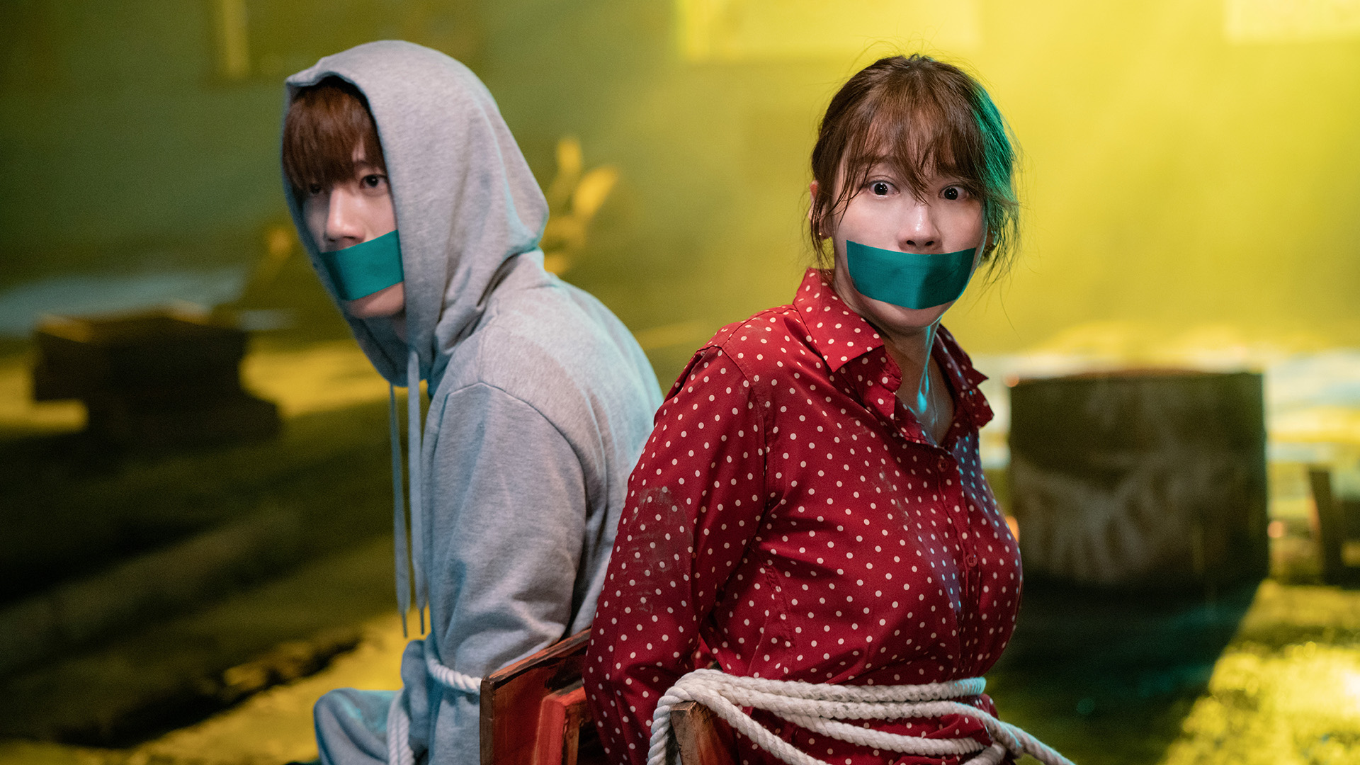 劇中李濬榮與相差13歲的柳仁英展開戀愛。（圖／中天提供）