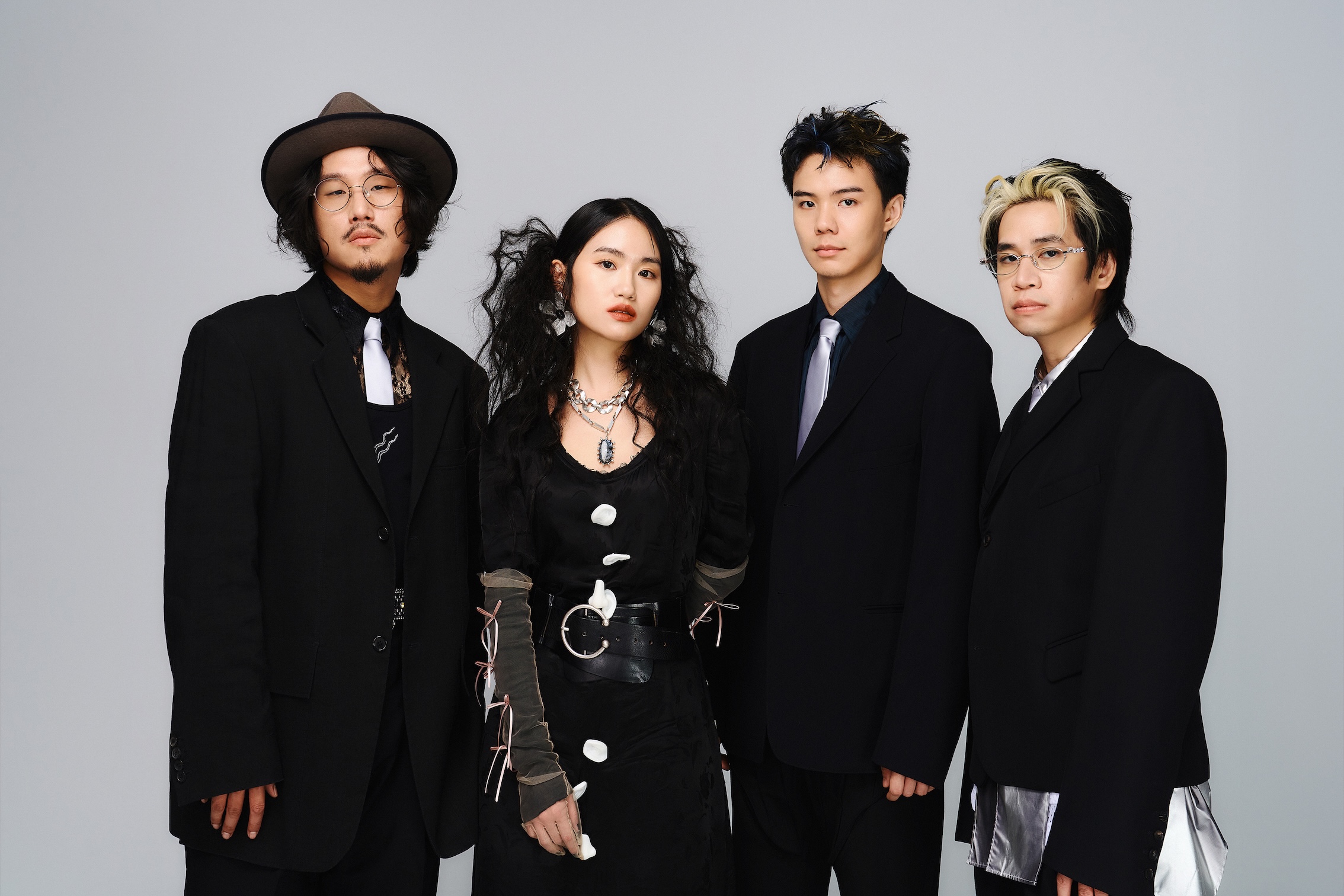 樂團庸俗救星參與《滾石撞樂隊2》企劃，挑戰陳淑樺〈夢醒時分〉。（圖／滾石唱片 提供）