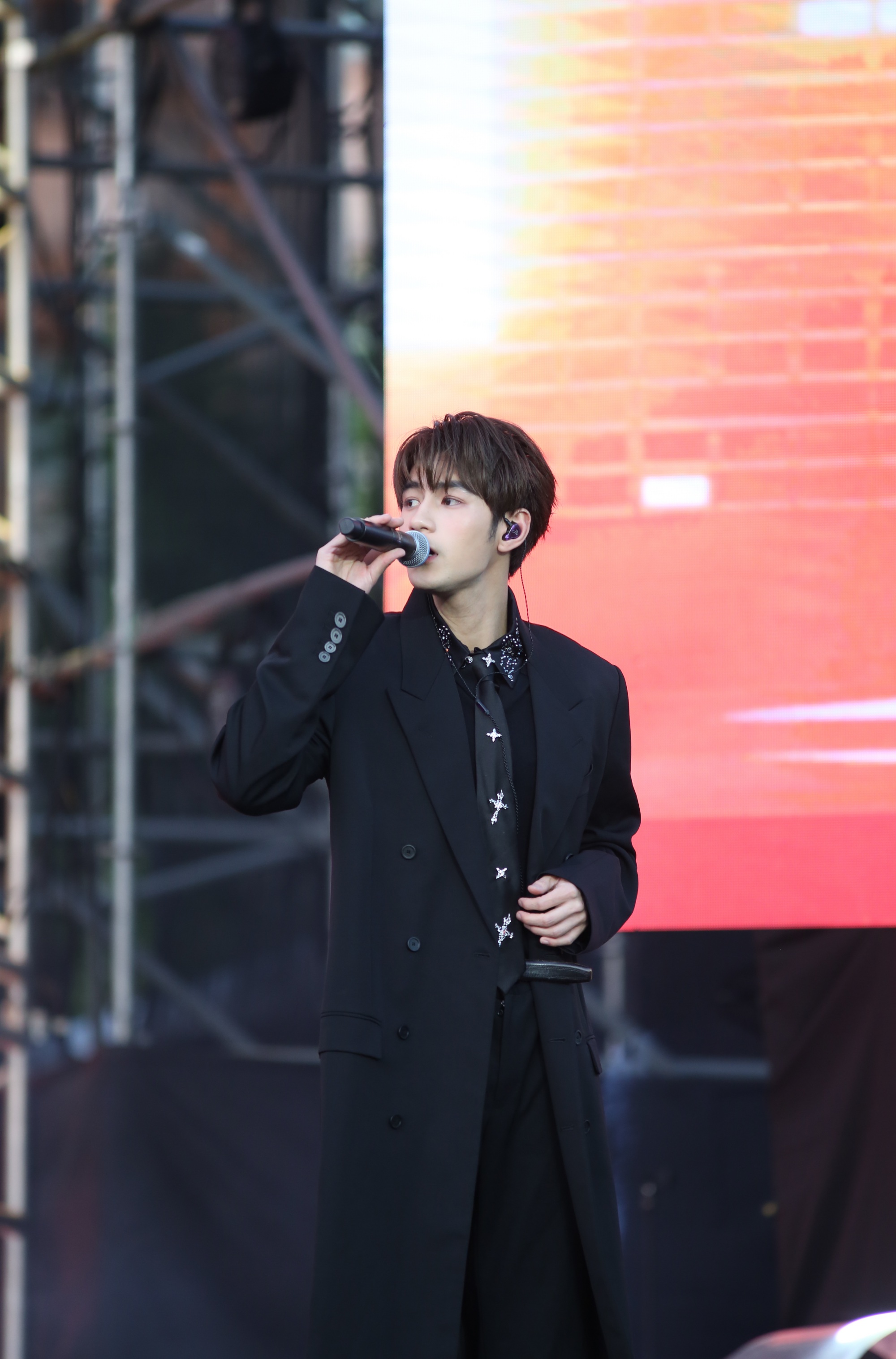 魏浚笙表示自己是林宥嘉鐵粉，預告跨年舞台會唱偶像的歌。（圖／COME ON JKSSP提供）