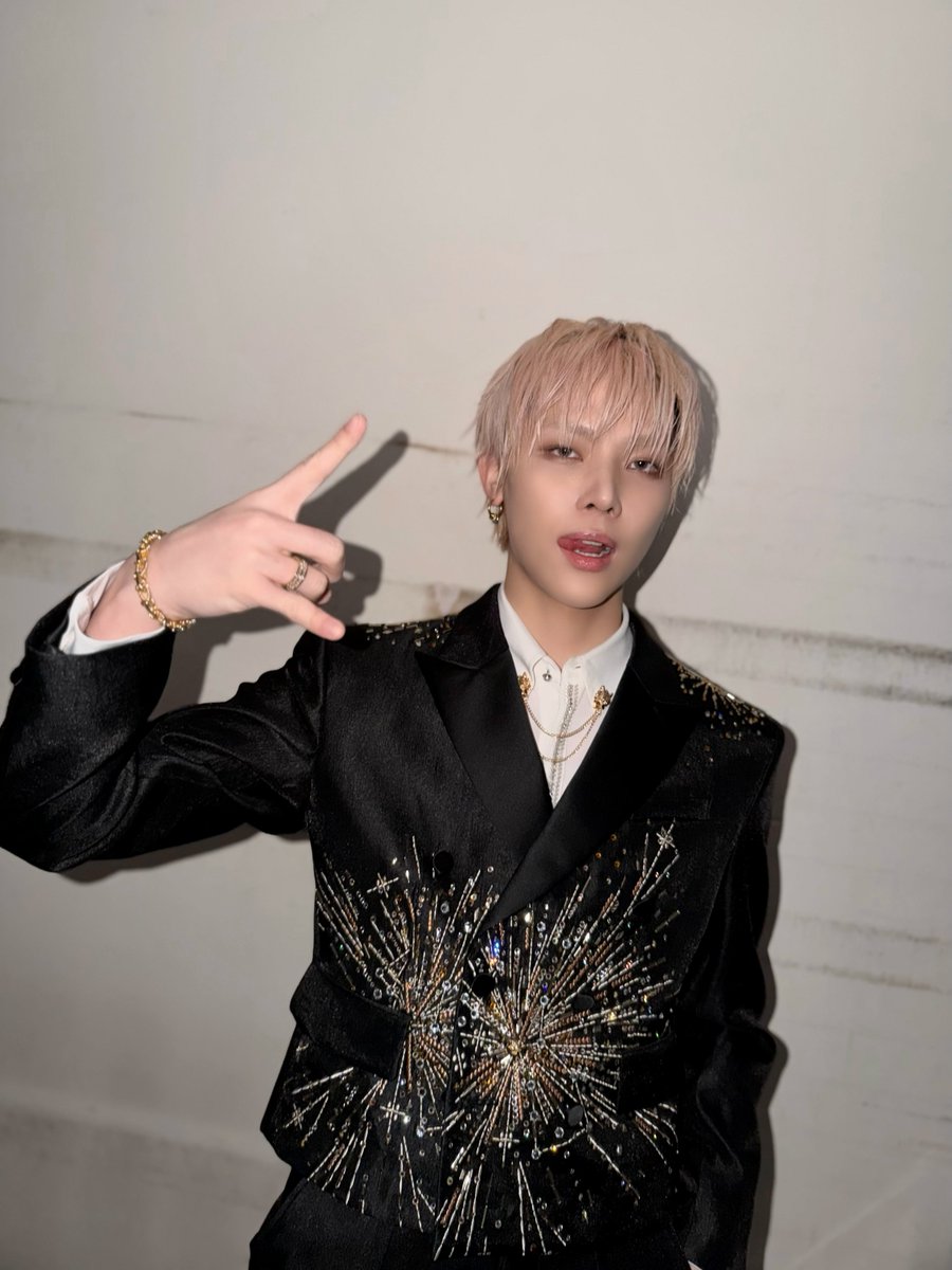 &TEAM台灣成員NICHOLAS成為首位登紅白的台灣男歌手。（圖／翻攝自&TEAM 官方X）