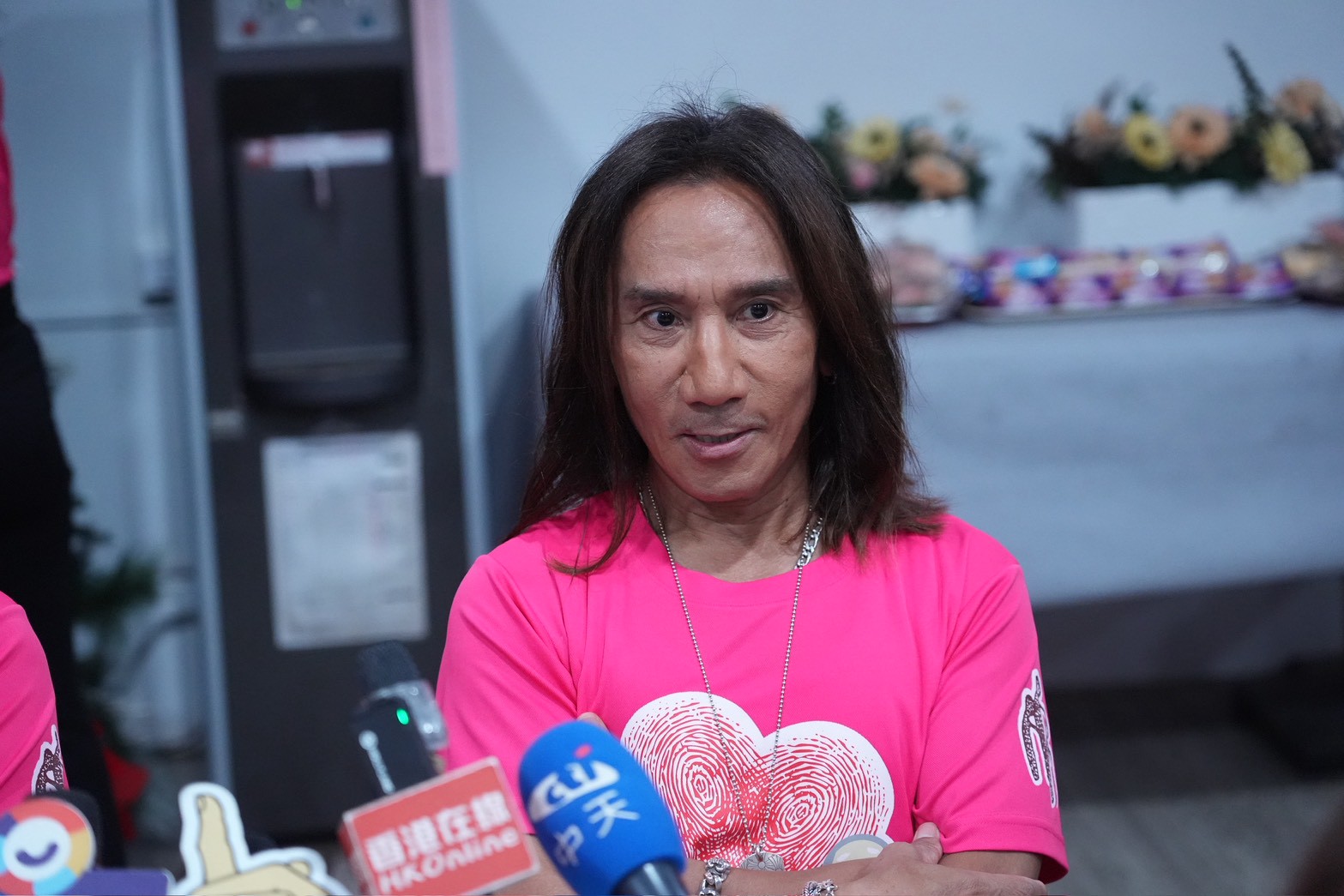 顏志琳胸肌線條若隱若現。(圖/記者許方正攝)